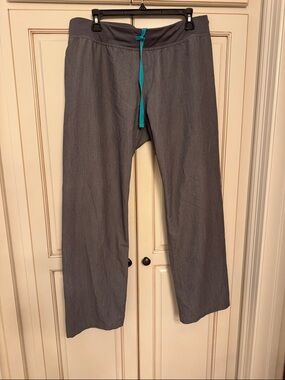 Women’s Figs Scrub Pants in Slate Gray